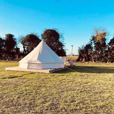 Fen Meadows Glamping - Luxury Cabins And Bell Tents Cambridge  Kültér fotó
