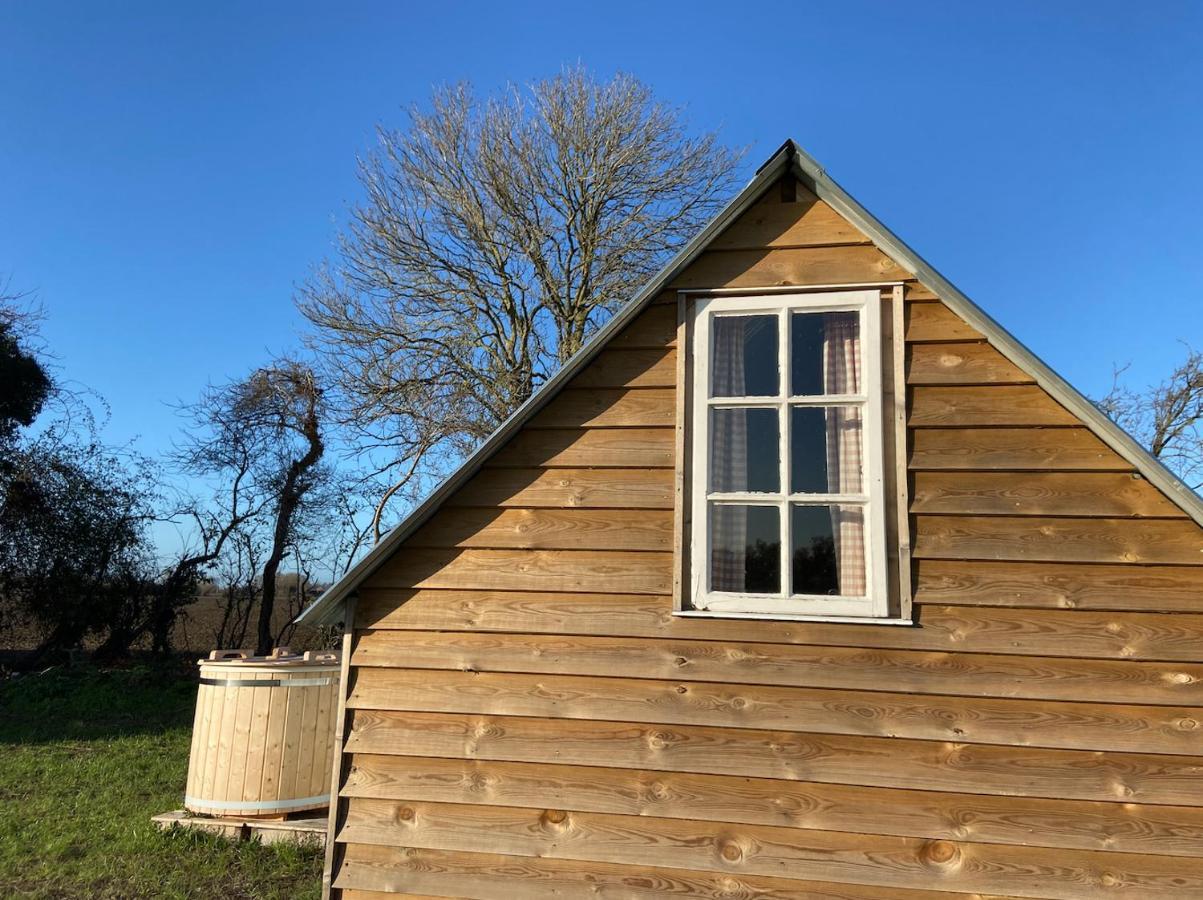 Fen Meadows Glamping - Luxury Cabins And Bell Tents Cambridge  Kültér fotó