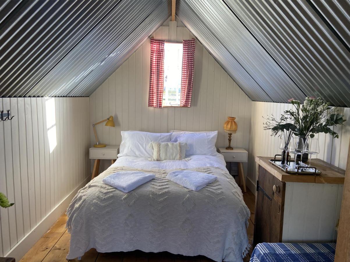Fen Meadows Glamping - Luxury Cabins And Bell Tents Cambridge  Kültér fotó