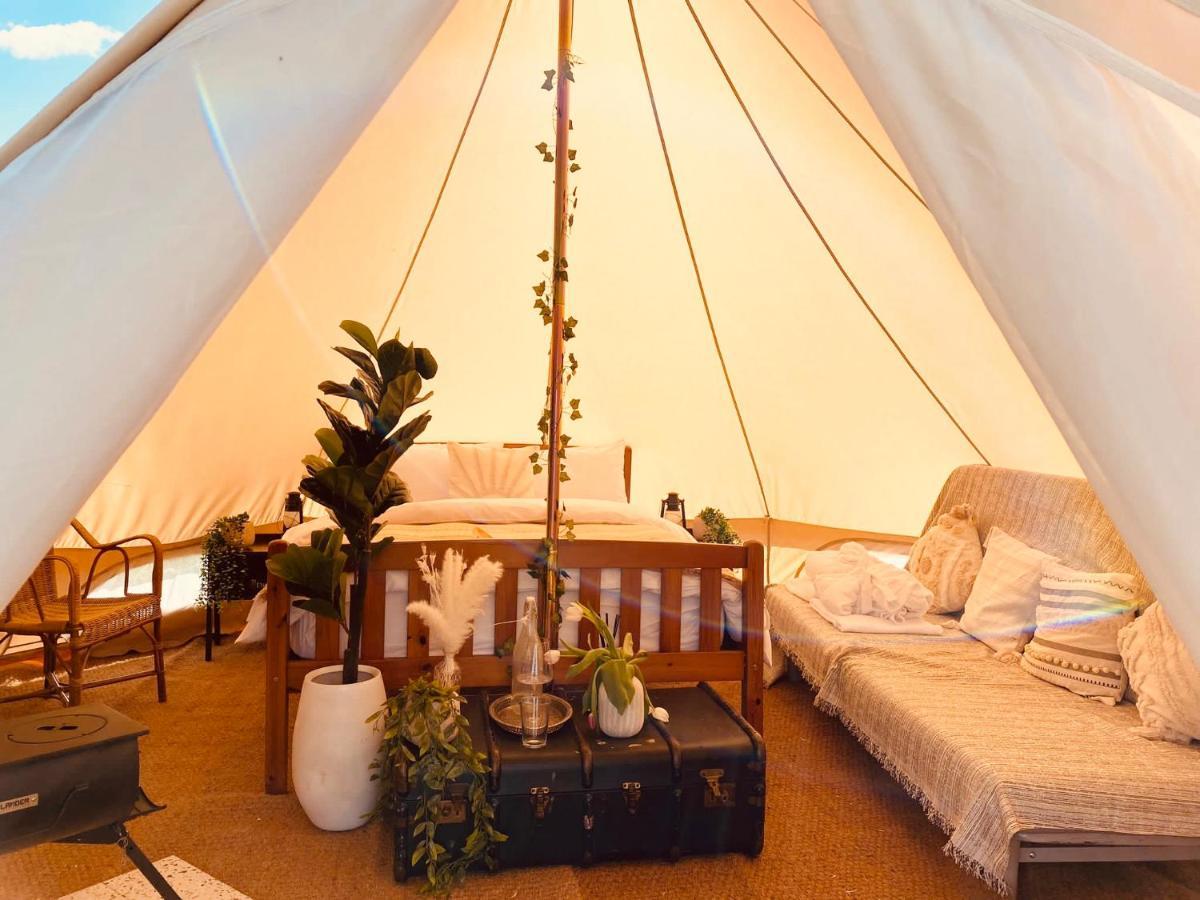 Fen Meadows Glamping - Luxury Cabins And Bell Tents Cambridge  Kültér fotó