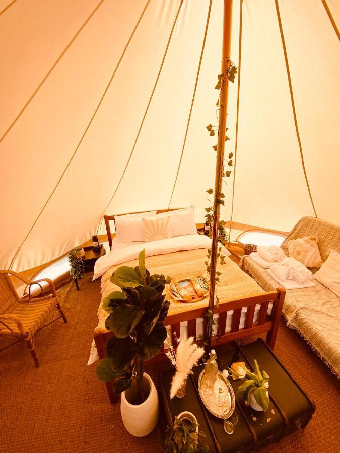 Fen Meadows Glamping - Luxury Cabins And Bell Tents Cambridge  Kültér fotó