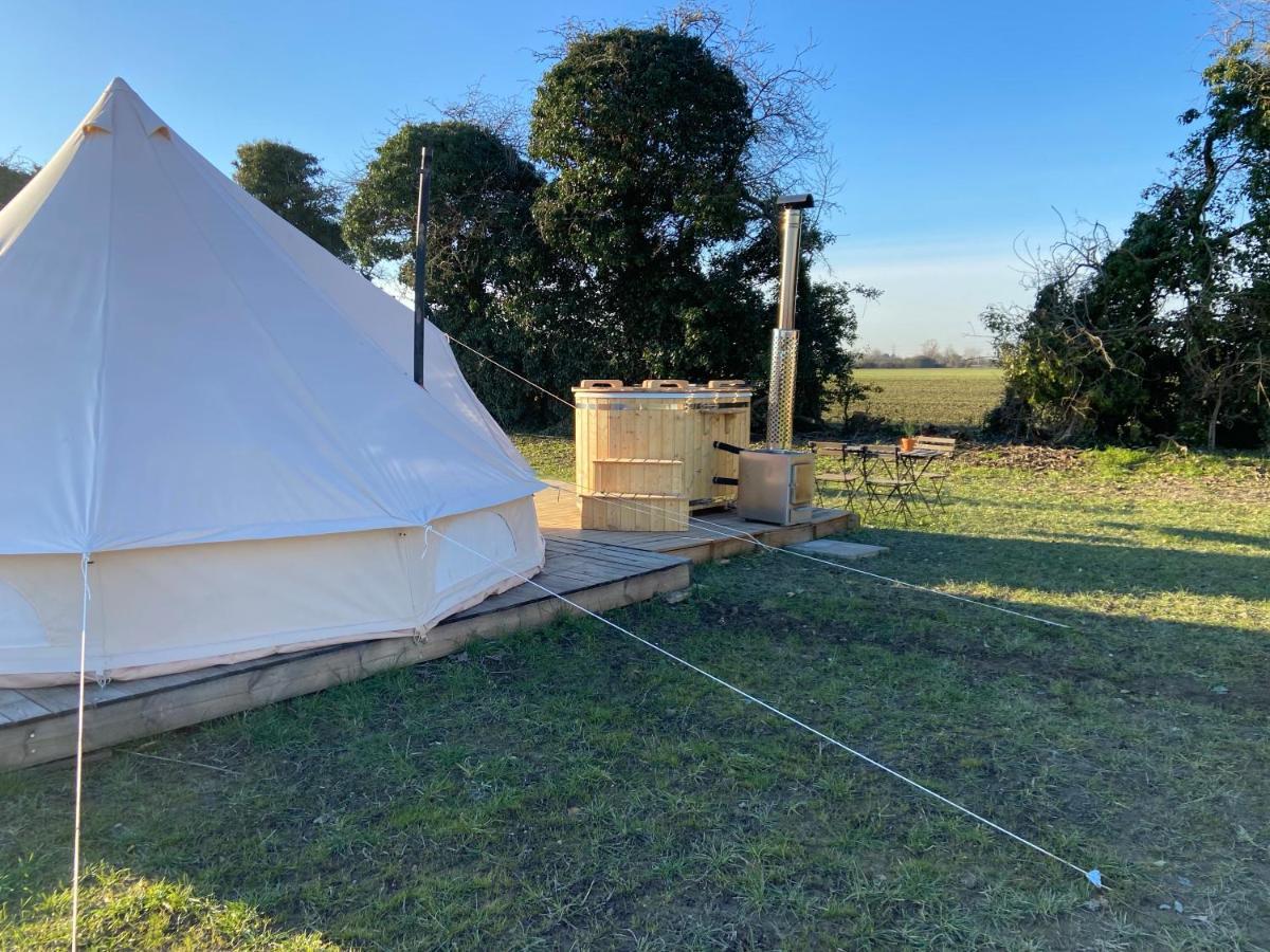 Fen Meadows Glamping - Luxury Cabins And Bell Tents Cambridge  Kültér fotó