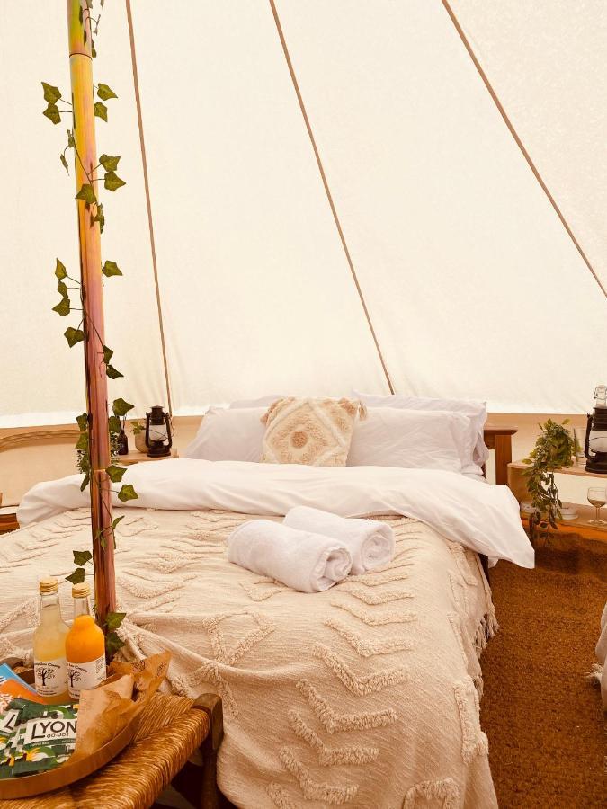 Fen Meadows Glamping - Luxury Cabins And Bell Tents Cambridge  Kültér fotó