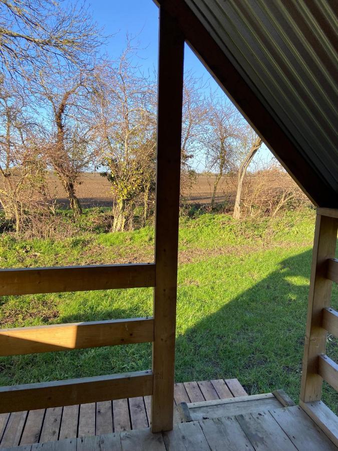 Fen Meadows Glamping - Luxury Cabins And Bell Tents Cambridge  Kültér fotó